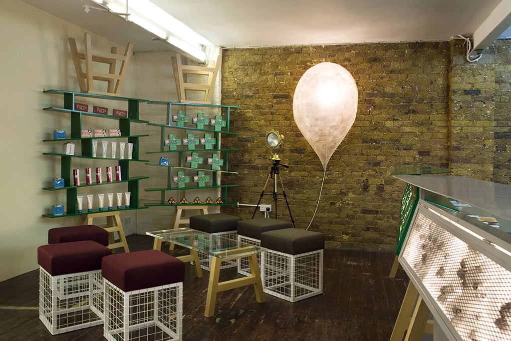 Best brow bars in NYC for eyebrow threading, tweezing or waxing