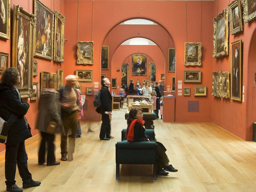 50 Best Art Galleries In London, From Institutions To Tiny Exhibition