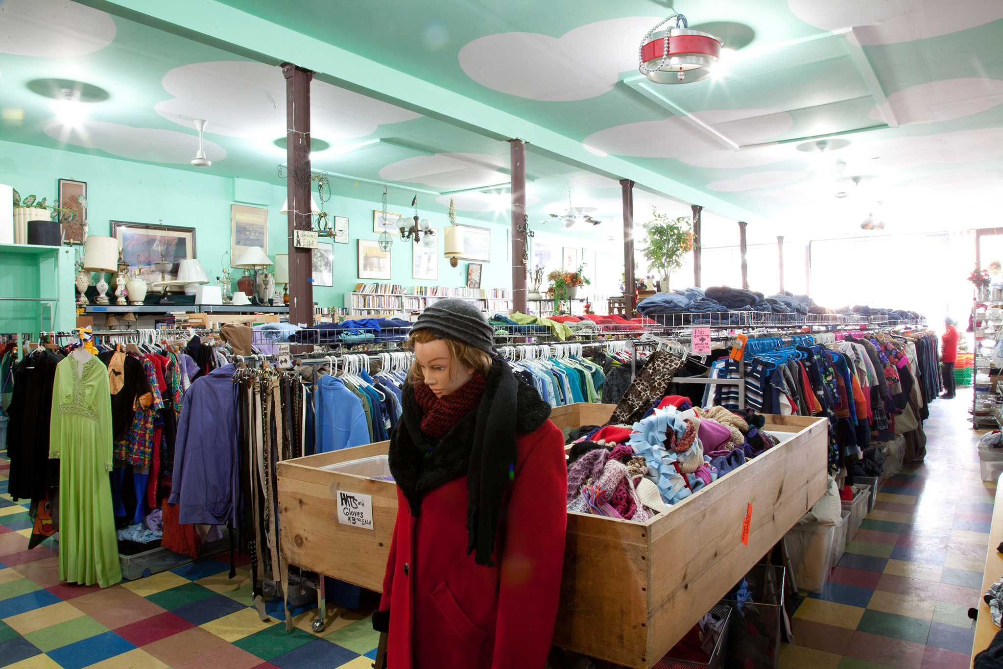 Thrift stores in Chicago for secondhand shopping