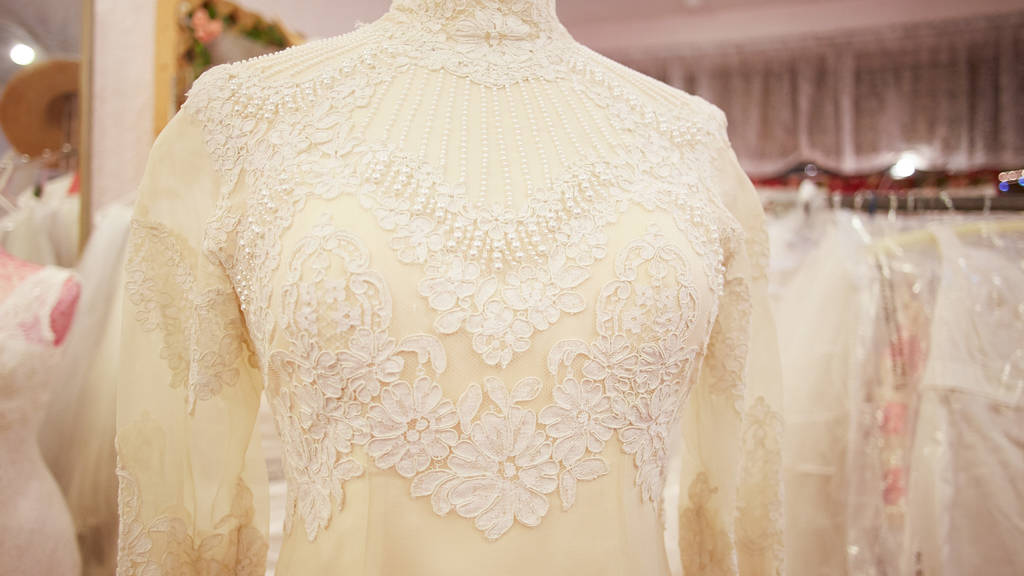 i do bridal consignment