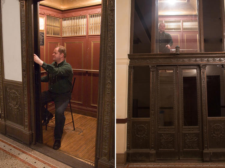 Manned elevator: Fine Arts Building