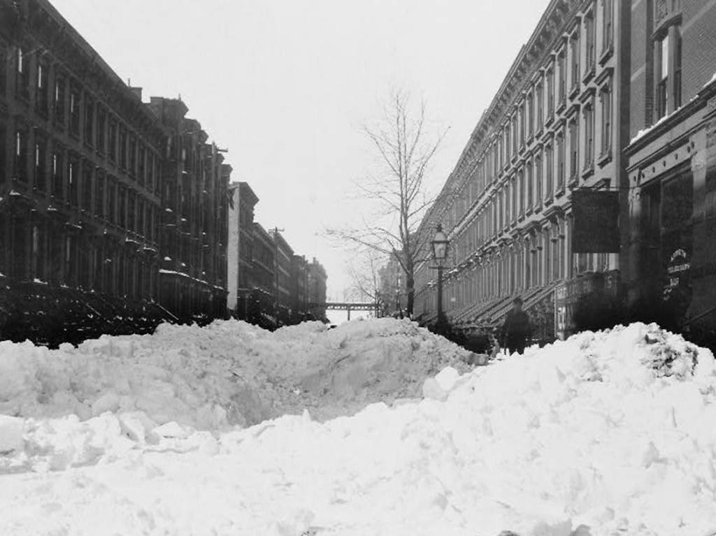 See photos of NYC in snowstorms through the decades