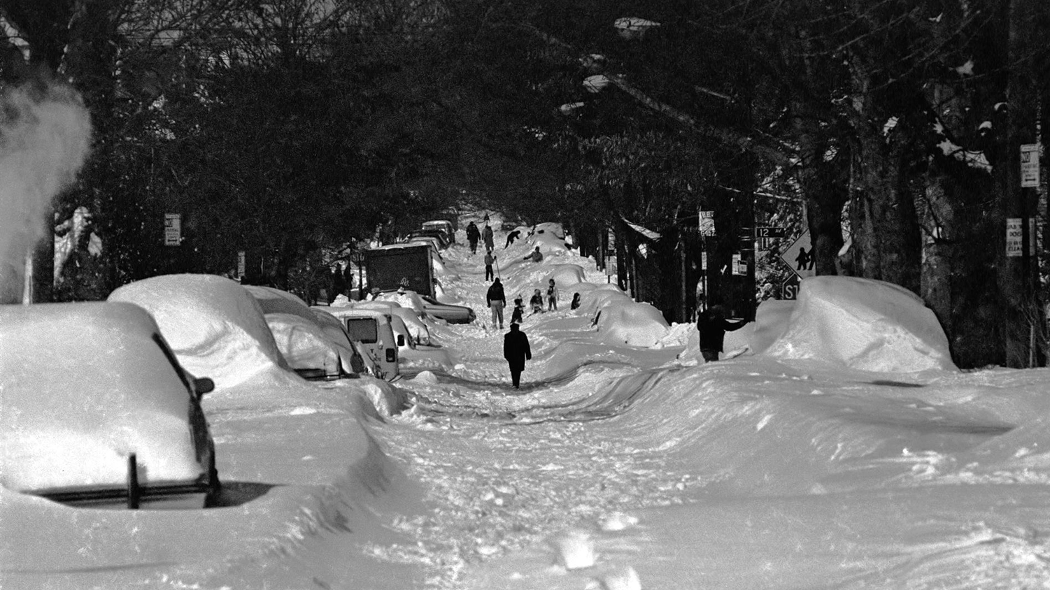 See photos of NYC in snowstorms through the decades