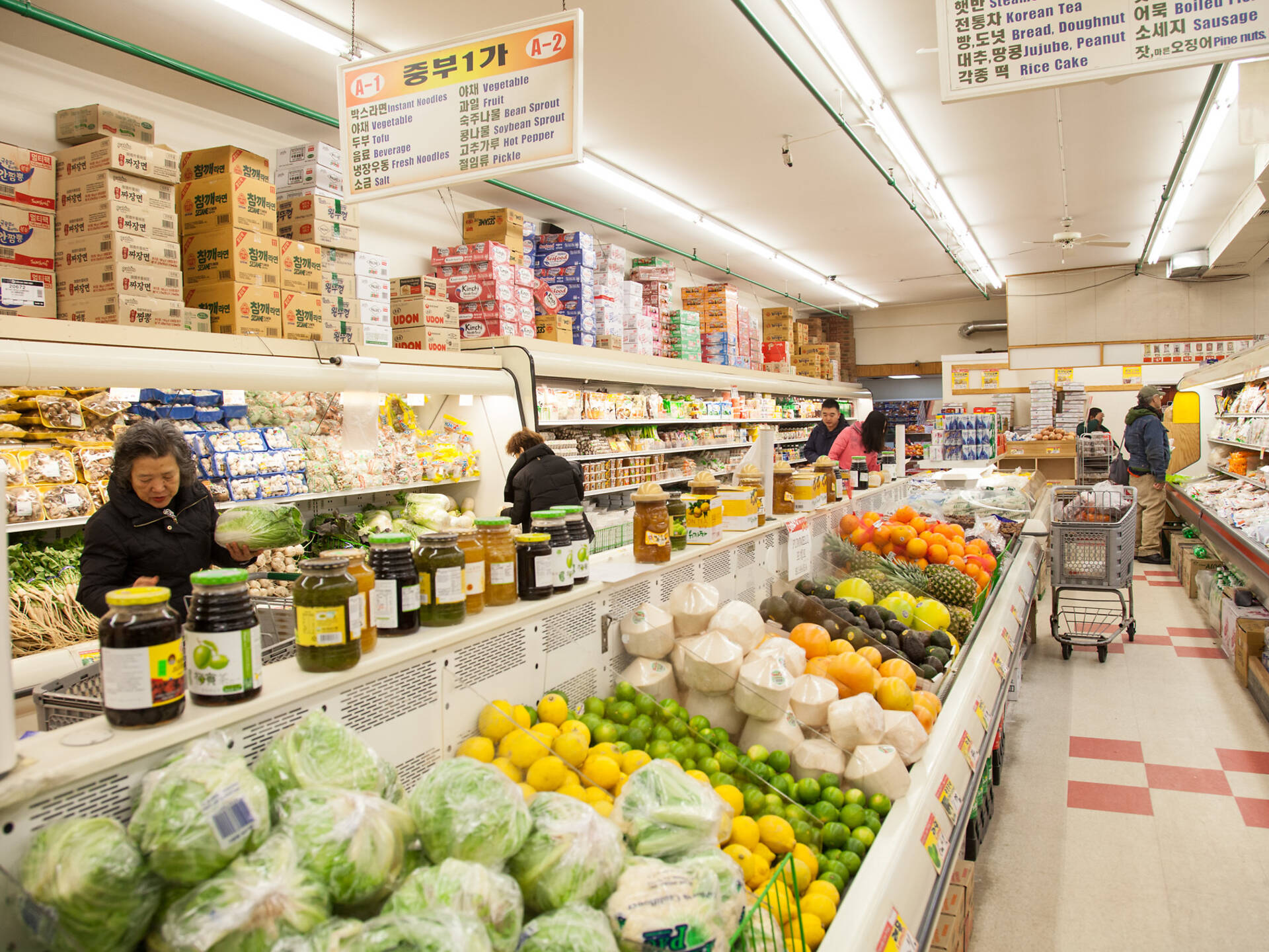 The best grocery stores in Chicago for produce, meat and more