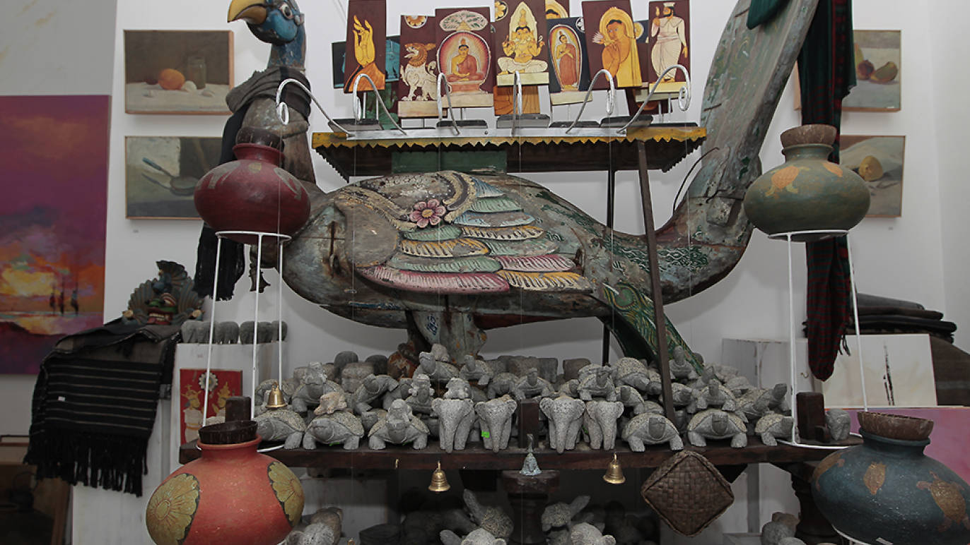 Saffron Robes Art in Hikkaduwa, Hikkaduwa