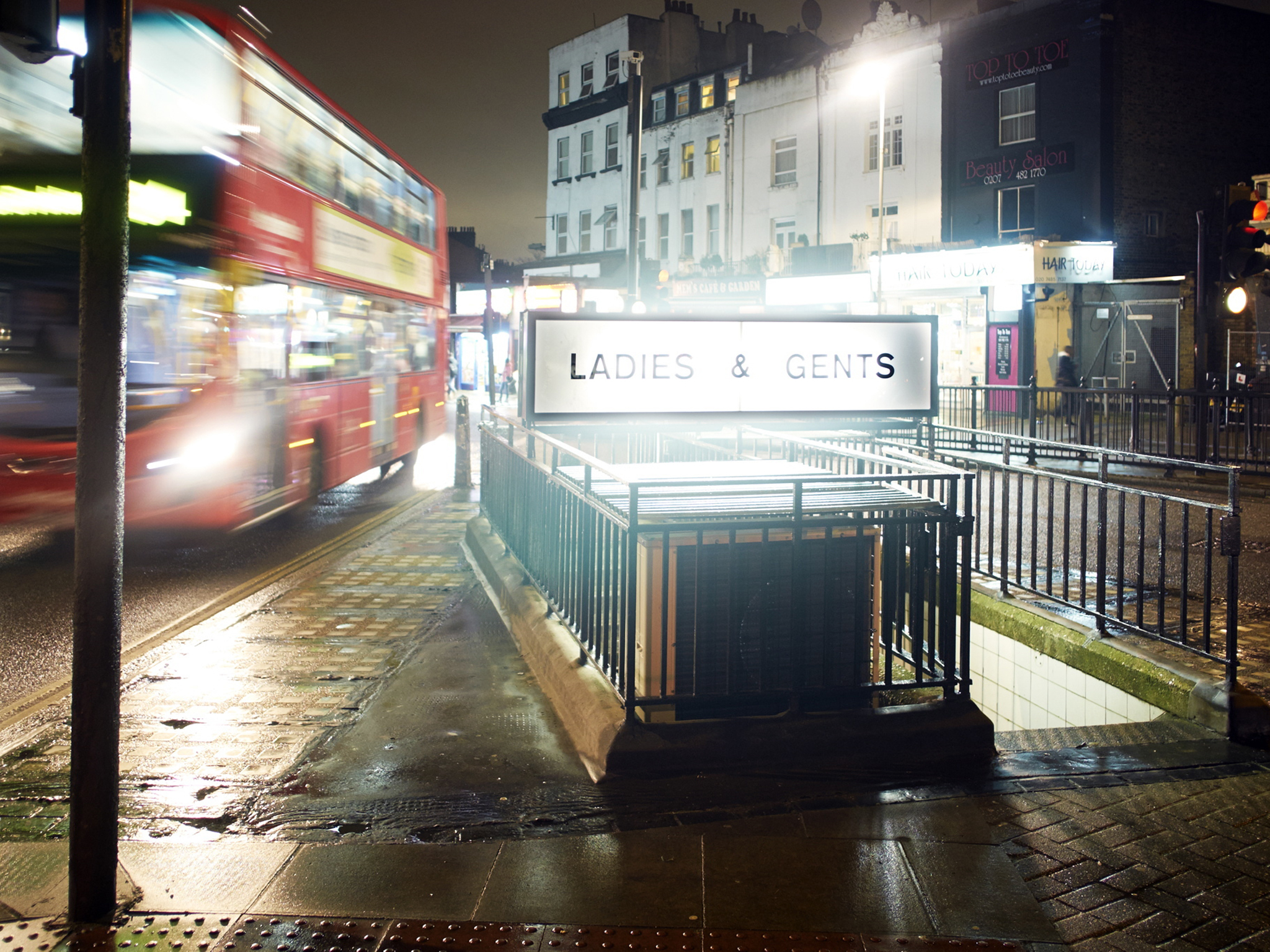 8 Surprising London Bars in Public Toilets