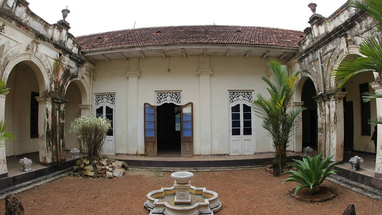 Richmond Castle is a historical building in Galle