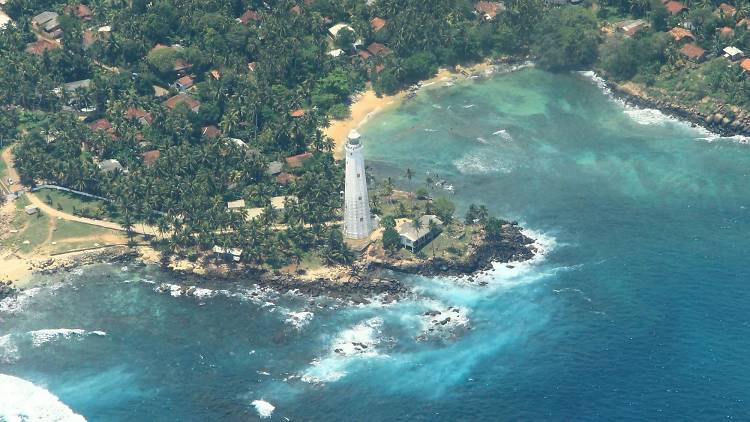 Dondra Head Lighthouse is a historical building in Matara