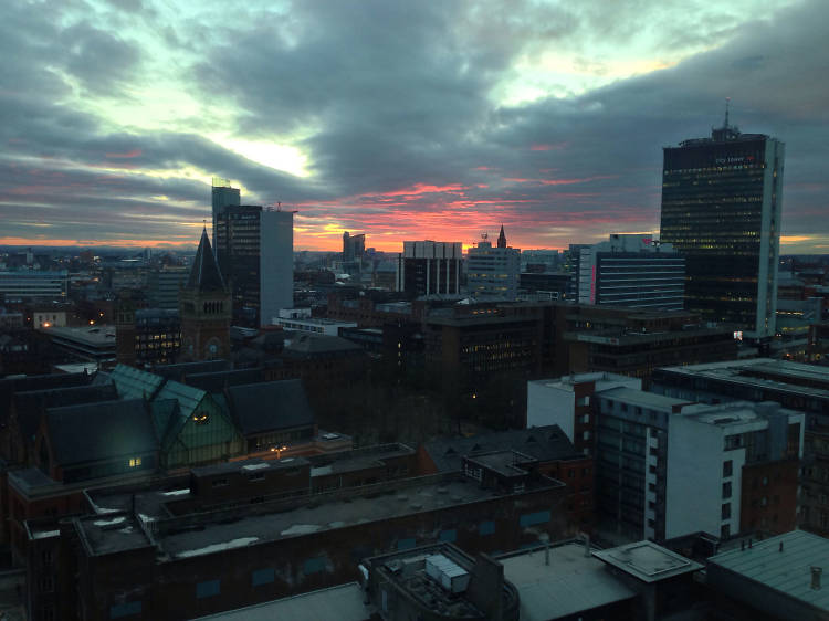 22 vibrant photos of Manchester at sunset and sunrise