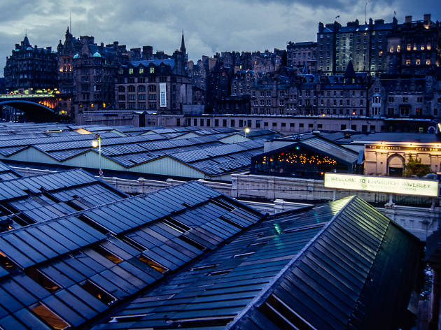 Welcome to Edinburgh Waverley Welcome to Edinburgh Waverley