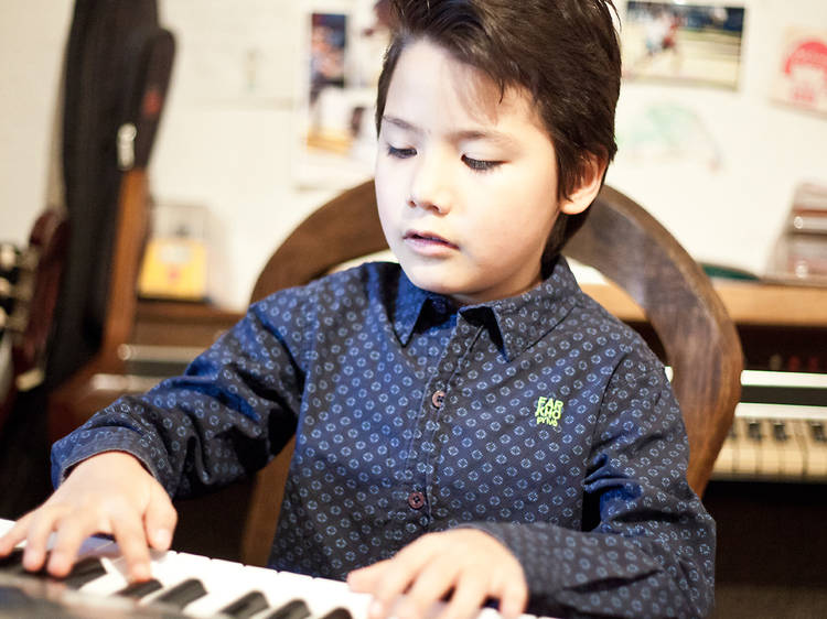 Niño pianista
