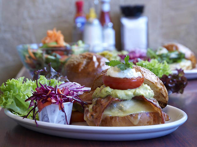 Lucky 7 Top 10 best cheap Breakfasts in London