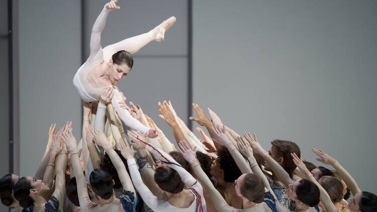 Leanne Benjamin and dancers ofThe Royal Ballet in Requiem. Photo ROH, Johan Persson.[1].jpg