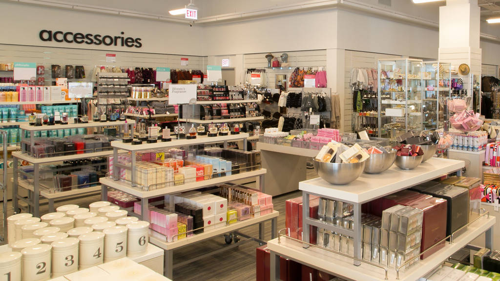 Nordstrom Rack Lincoln Park Shopping in River North, Chicago