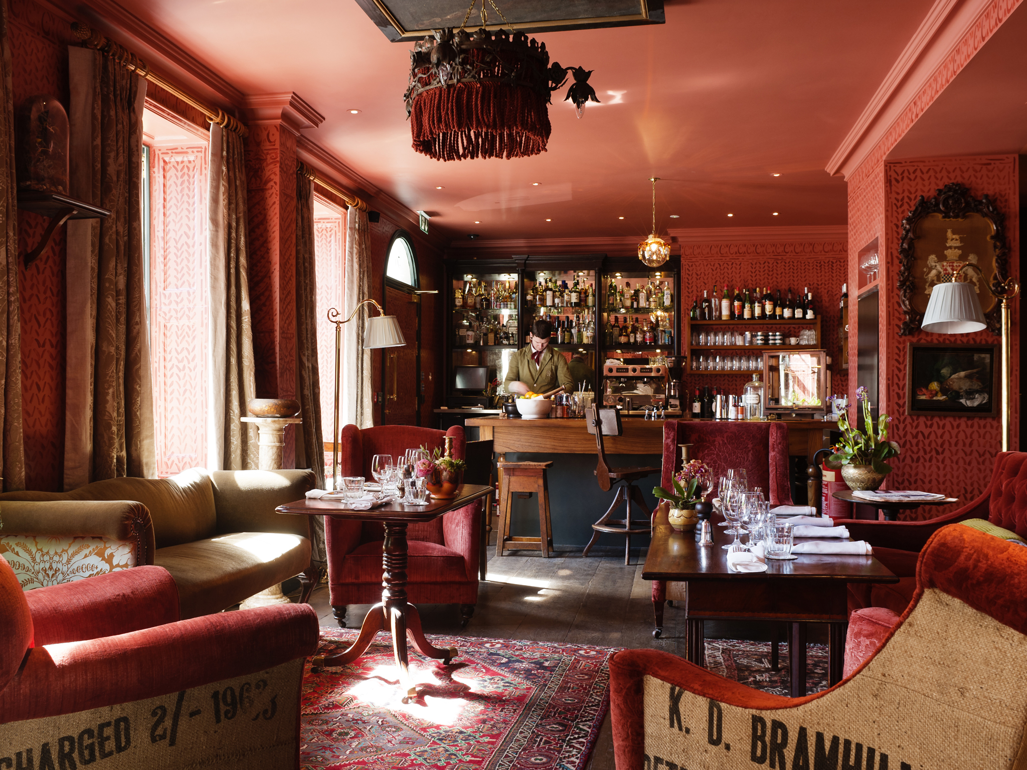 Quiet Bars In London For A Peaceful Drink