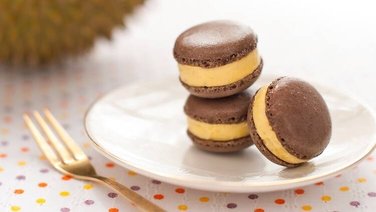 Durian macarons