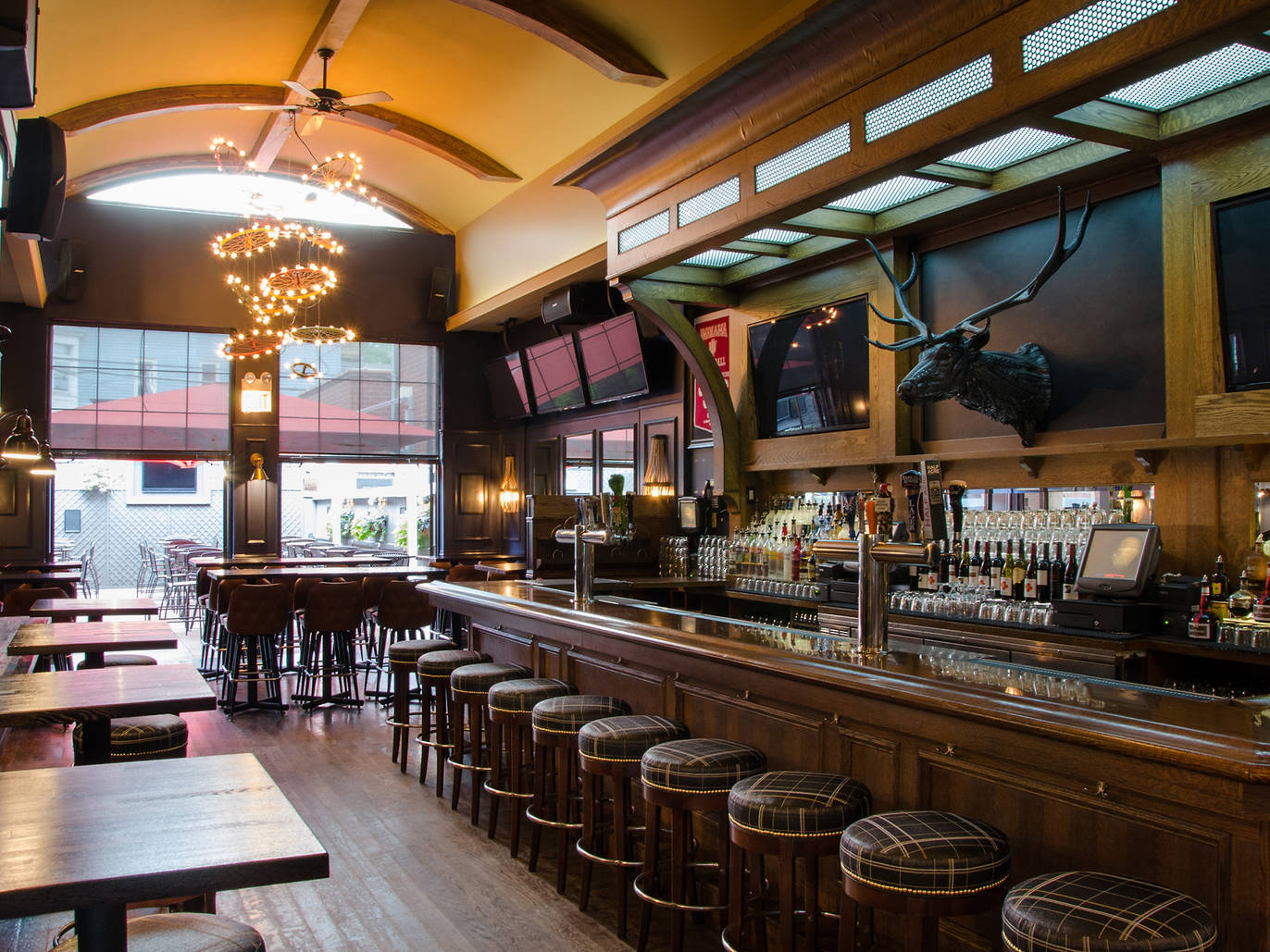 The Best Big Ten Bars in Chicago for Football Season