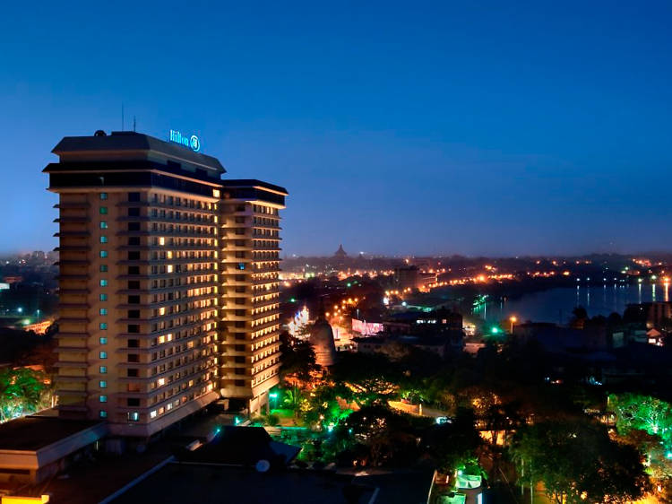 Pranzo Veloce1 at Hilton Colombo
