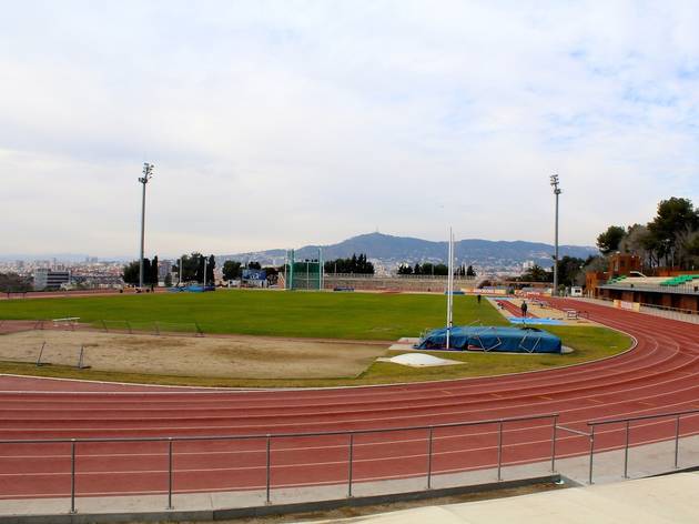 (Estadi Municipal d’atletisme Joan Serrahima)