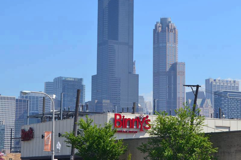 Binny's Beverage Depot Shopping in West Loop, Chicago