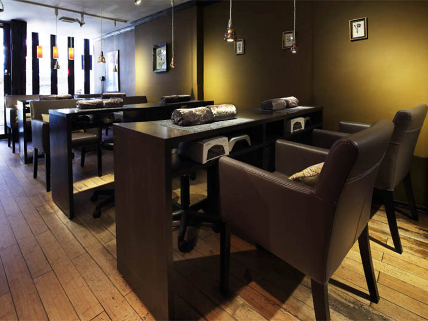 Nail salons in NYC for manicures, pedicures and nail designs