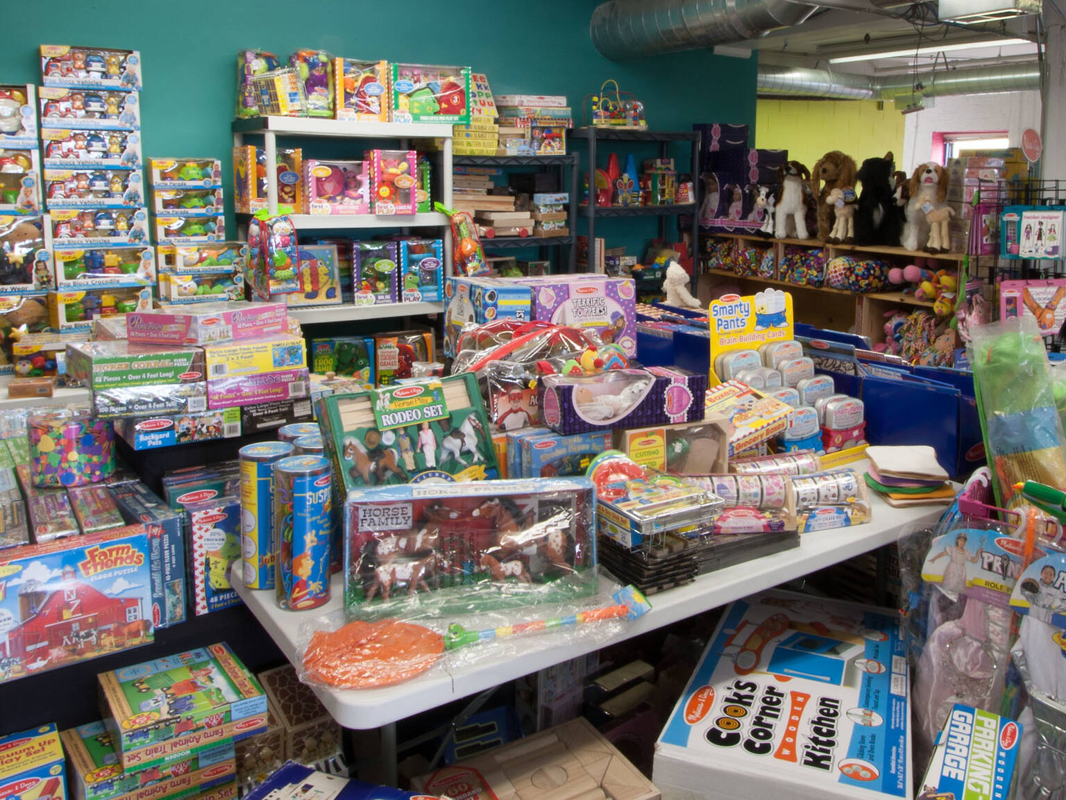 Art supply stores in Chicago for DIY and craft projects