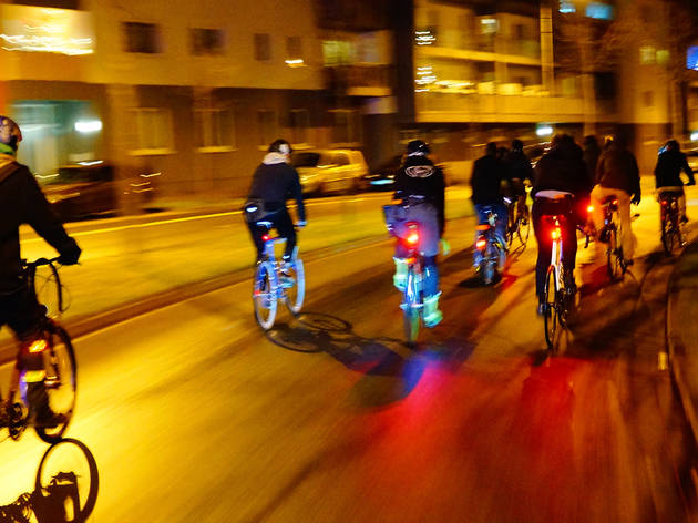 Paseo nocturno en bicicleta Paseo nocturno en bicicleta