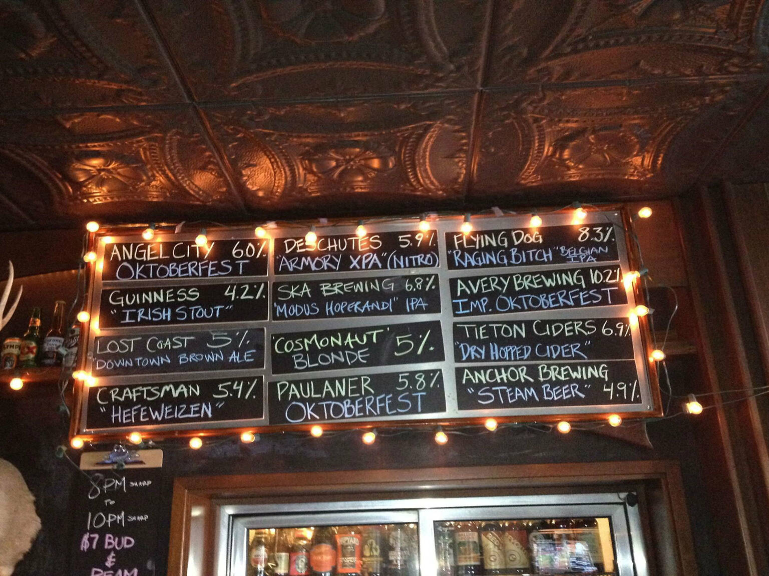 Best Dive Bars Los Angeles Has to Offer