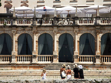 Hvar travel guide Hvar travel guide