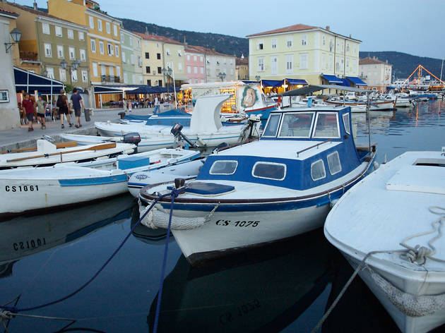Cres town Cres town