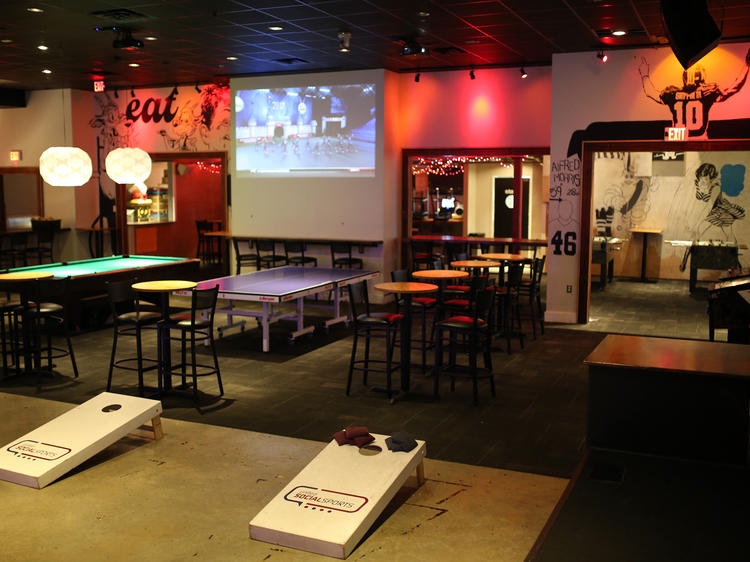 Great D.C. Sports Bars for Watching Football and Other Big Games