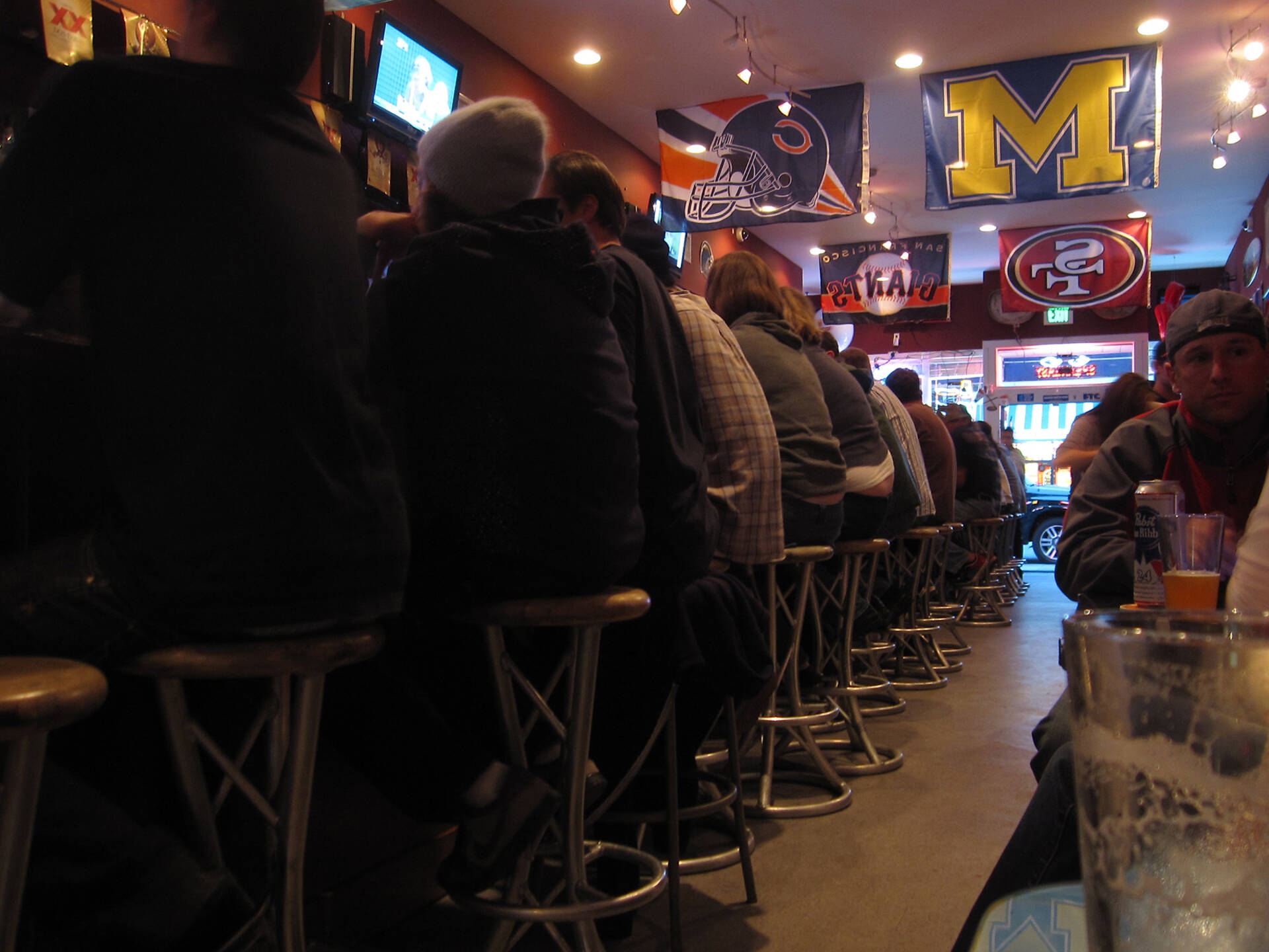 Best happy hour deals in San Francisco for cheap drinks Best happy hour san francisco