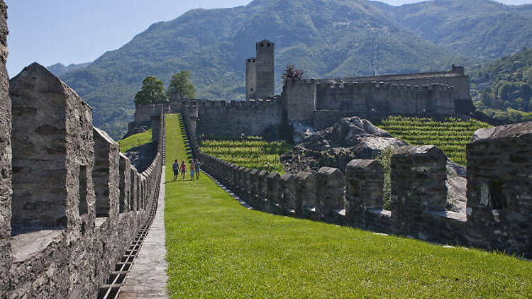 Pace the battlements of Bellinzona