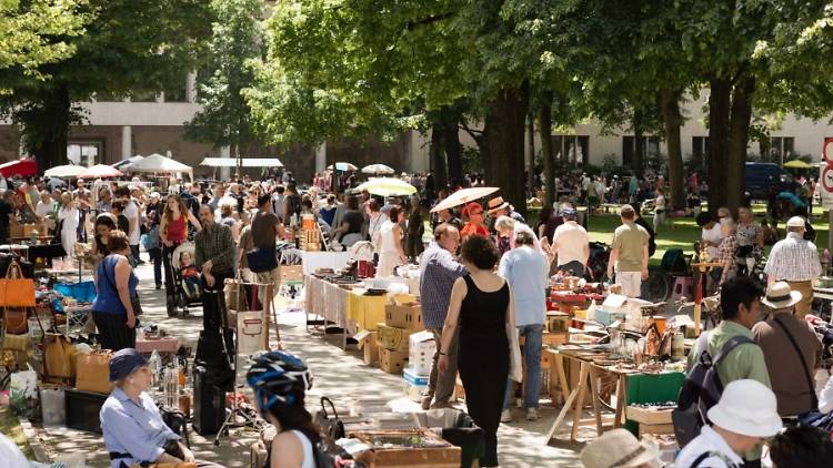 Barfüsserplatz Flea Market