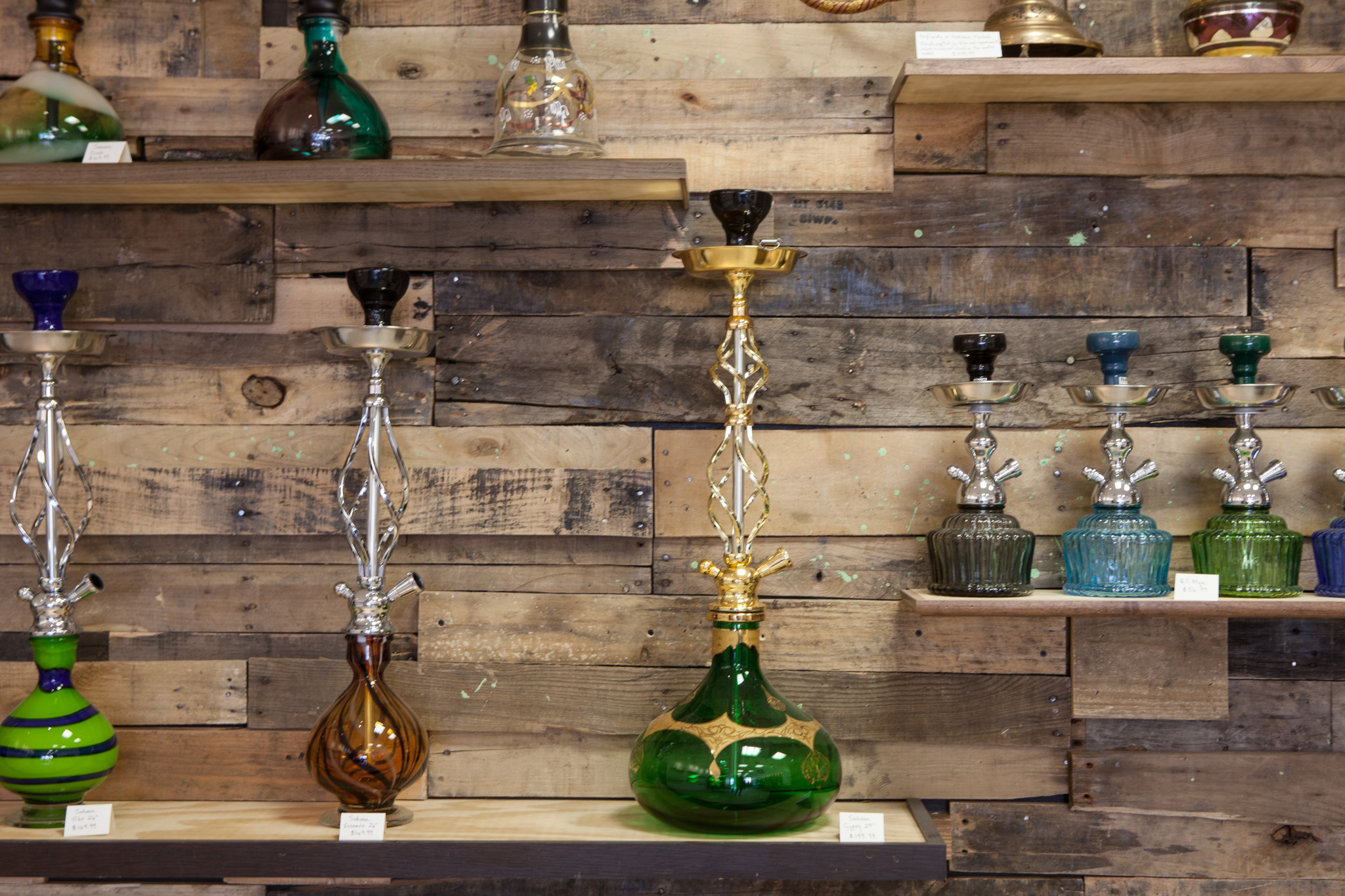 Best smoke shops in Chicago for bongs and pipes