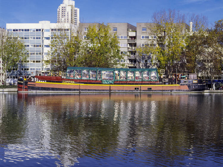 Discover the Parisian pleasure boat