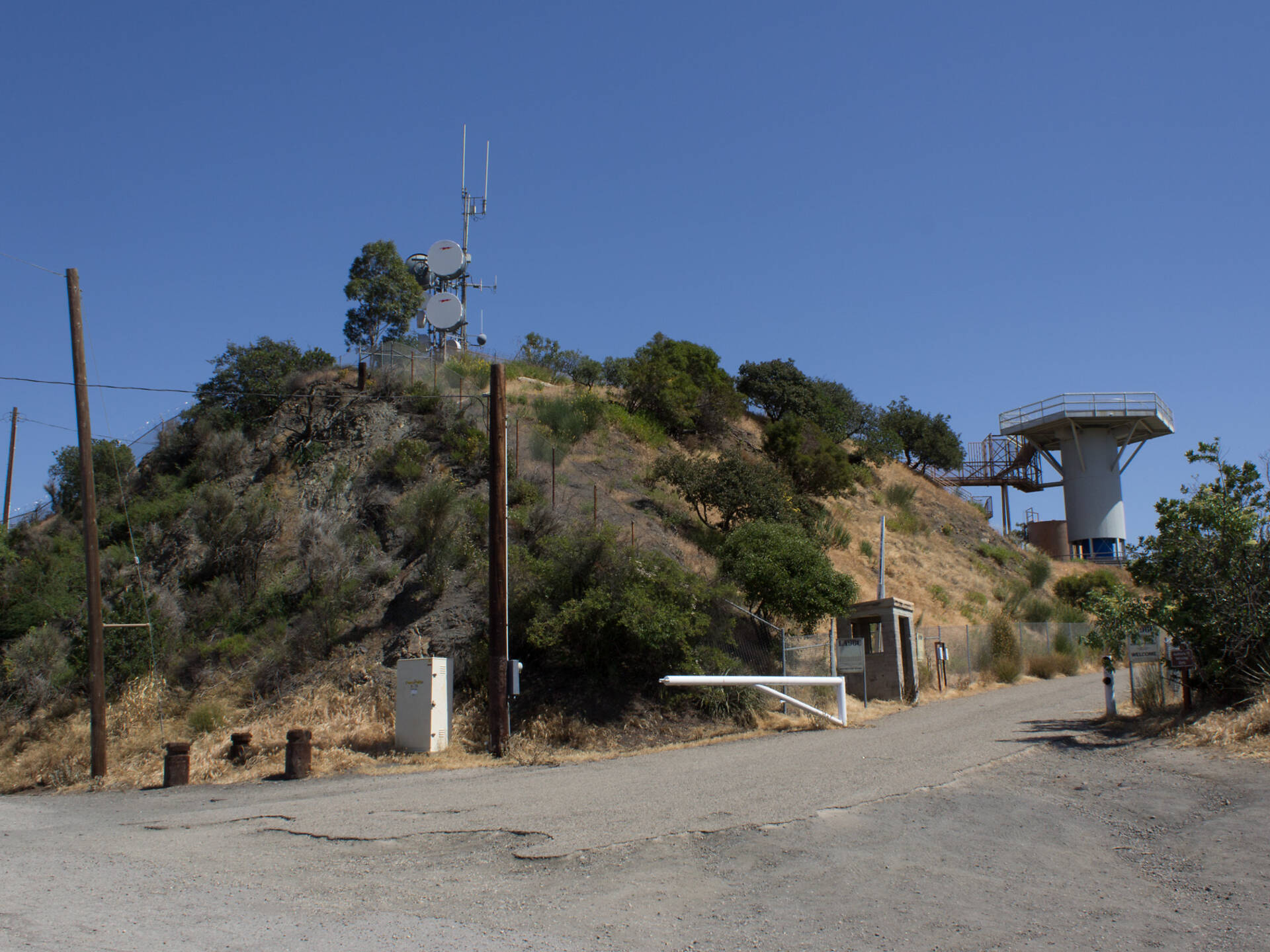 Mulholland Drive Overlooks For A Joyride Above Hollywood