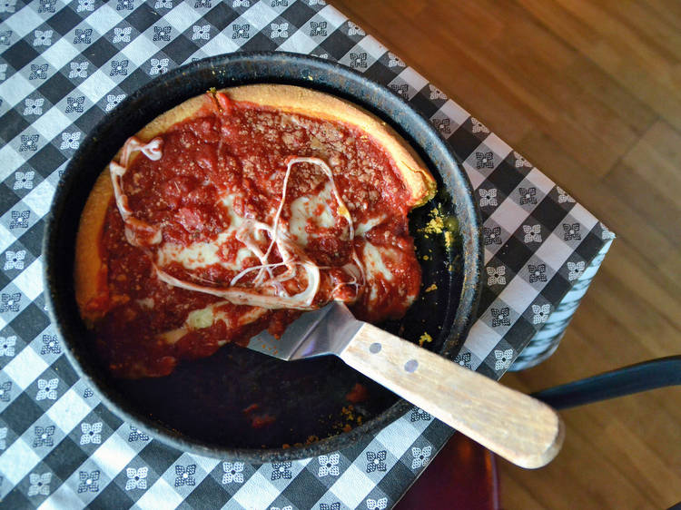 6–8pm: Dig into some deep dish pizza at Gino's East
