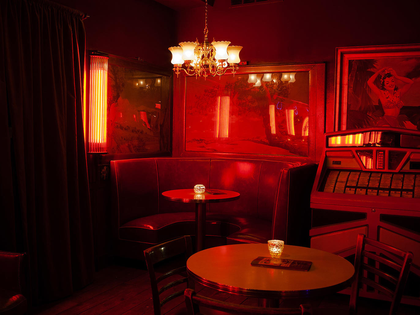 Bars in Chicago where you can find a great jukebox