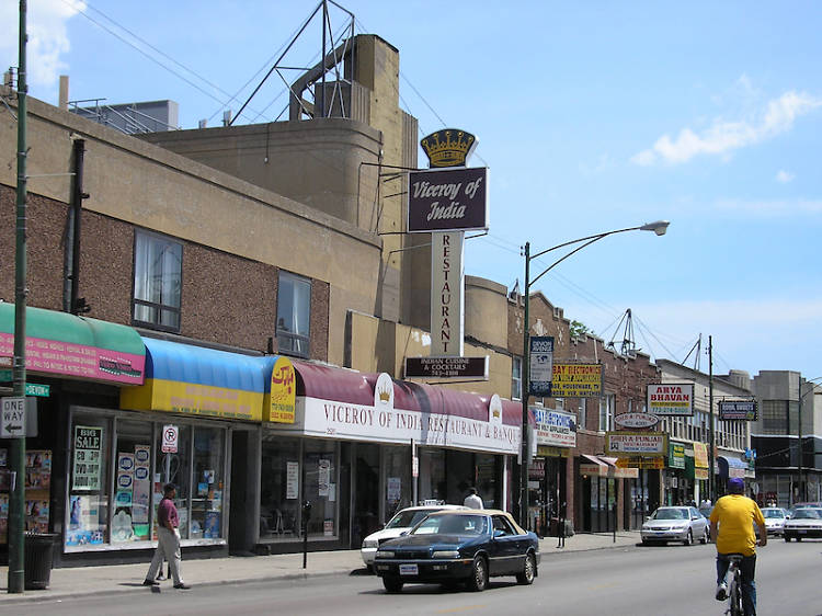 Tour Devon Avenue and Little India in an afternoon