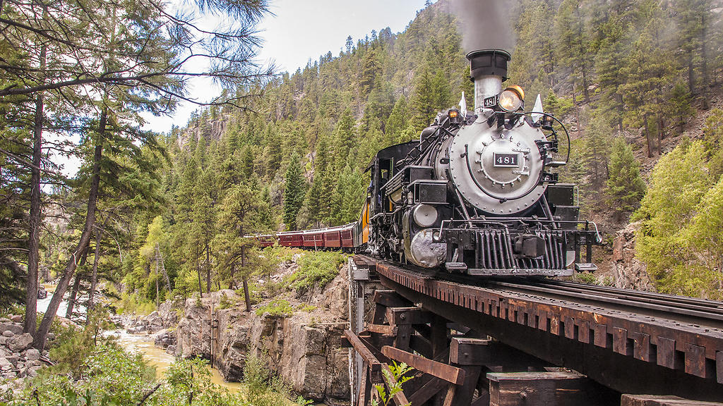 16 Most Scenic Train Rides in America for a Stunning Journey by Rail