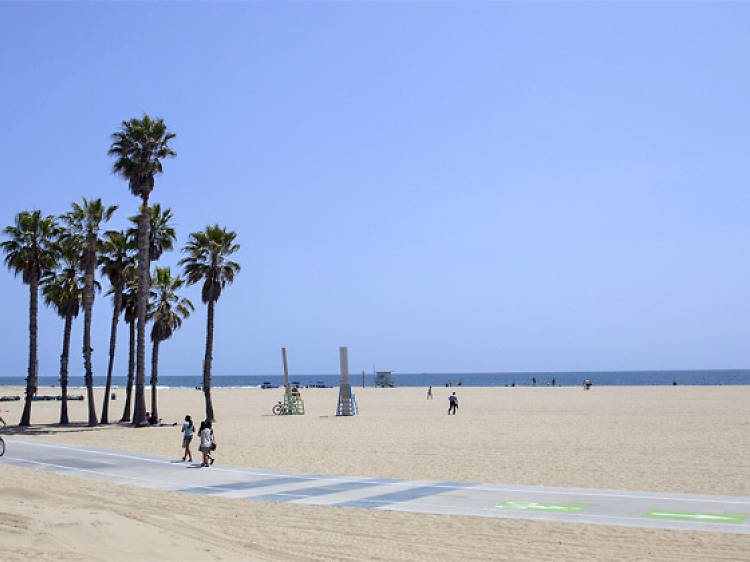 Self-Guided Santa Monica Scavenger Hunt