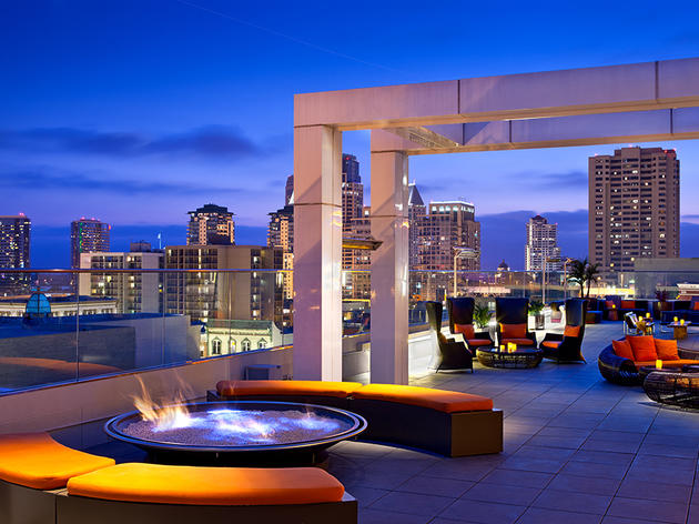 Best Rooftop Bars In America With Great Views And Drinks