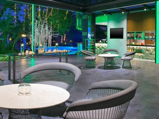 Pool Bar & Grill@8 Pool Bar & Grill@8
