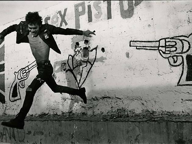 Volando Bajo, Ciudad de México, 1988 Volando Bajo, Ciudad de México, 1988