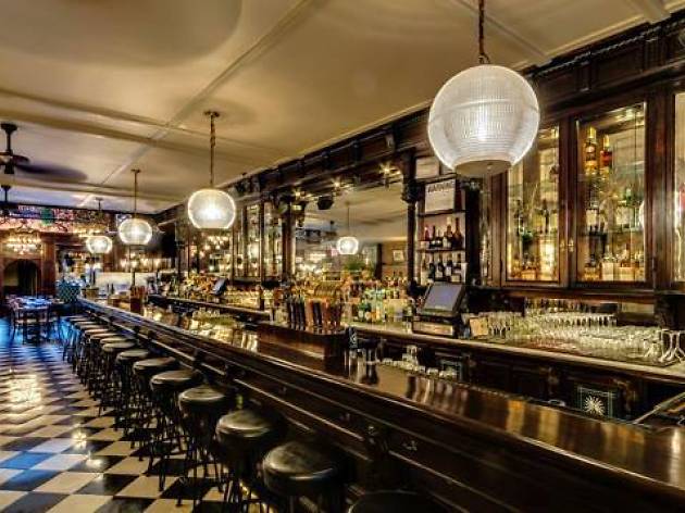 The Bar Room Restaurants In Lenox Hill New York