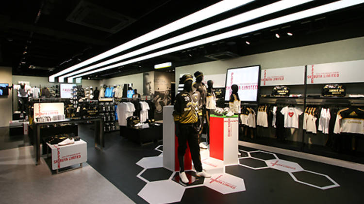 Heiligdom oogopslag Mentor Adidas Brand Core Store, Shibuya | Shopping in Shibuya, Tokyo