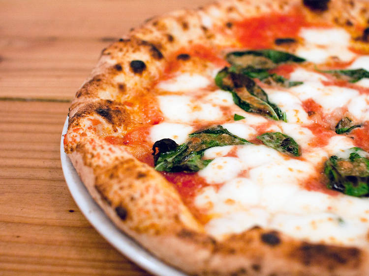 Trattoria e Pizzeria L'Arte: Sangenjaya's prime pizza spot