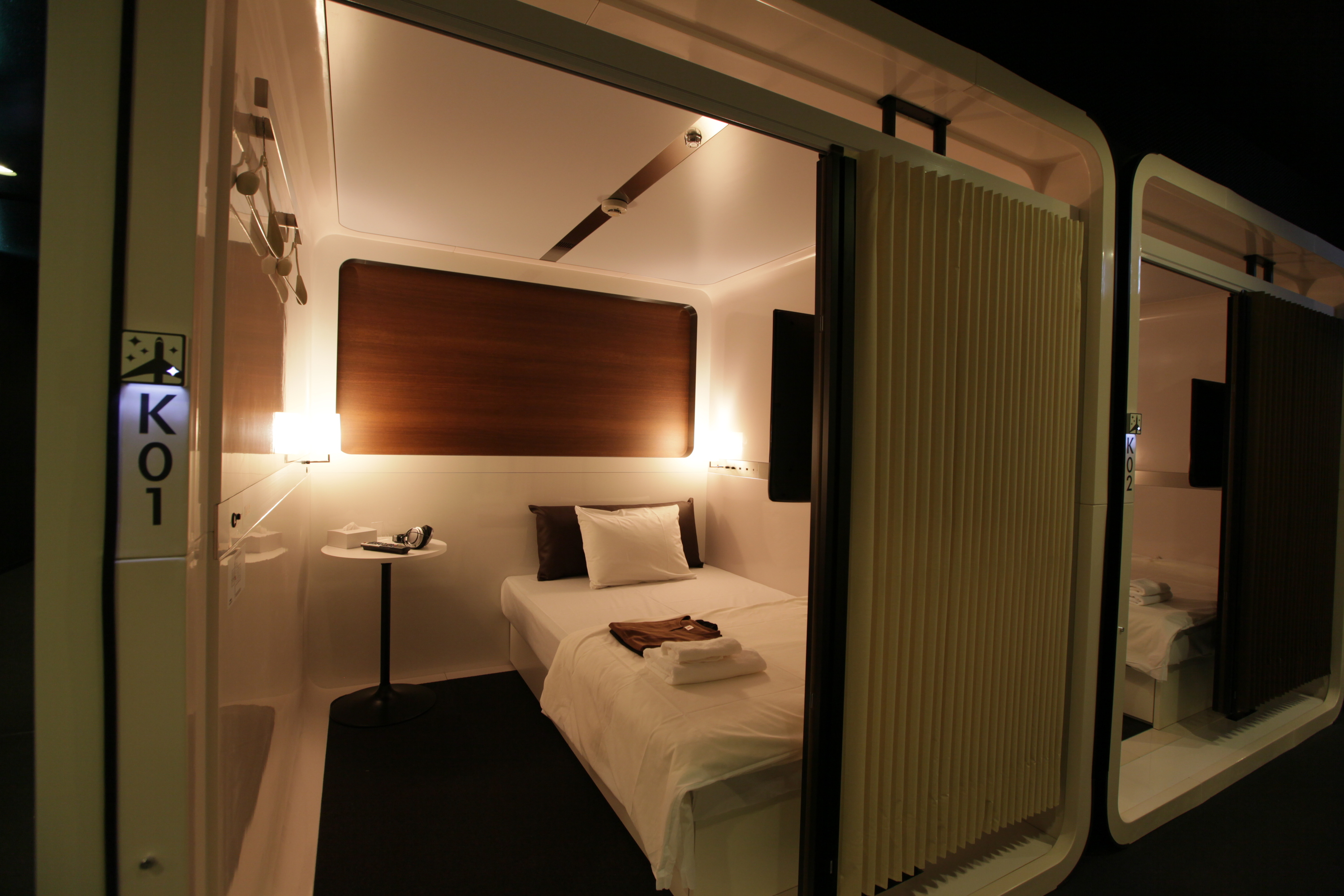 tokyo haneda airport capsule hotel