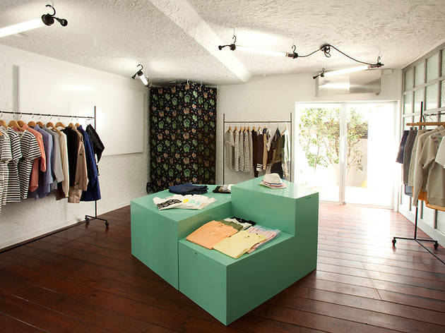 SHOP SHOP
